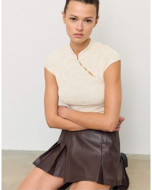 Stradivarius – t-shirt im qipao-stil - Weiß