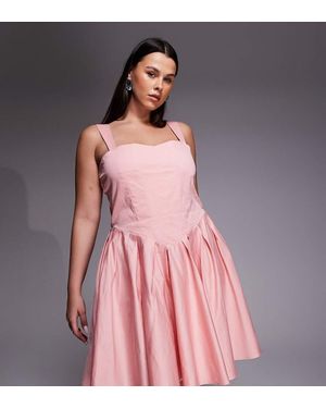 Tfnc Plus Geplooide Mini Jurk Met Korset En Strik Op De Rug - Roze