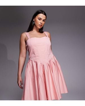 Tfnc Plus Vestito Corto A Pieghe Con Corsetto E Fiocco Sul Retro - Rosa