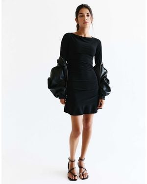 Pull&Bear Kurzes kleid mit raffungen - Schwarz