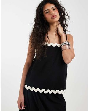 Vero Moda Cami Top Co-ord With Contrast Scallop Trim - Black