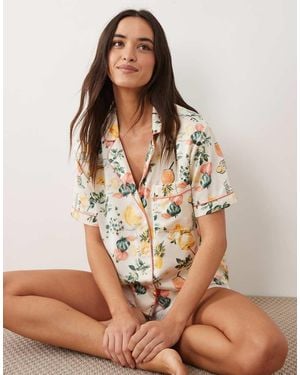 Abercrombie & Fitch Camisa De Pijama Amarilla De Manga Corta Con Estampado Cítrico De Satén (Parte De Un Conjunto) - Marrón
