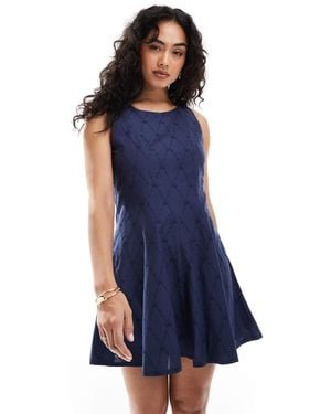 Stradivarius Embroidery Mini - Blue