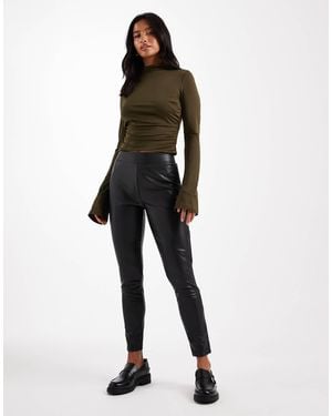 Miss Selfridge Faux Leather Pull On legging - White