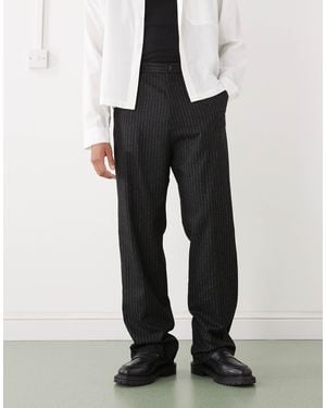 Weekday – elegante relaxed fit hose - Schwarz