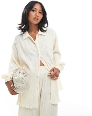 4th + Reckless Petite Plisse Collared Button Through Lettuce Edge Hem Shirt Co-ord - White