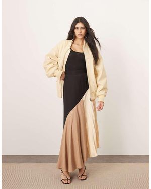 ARRANGE Colourblock Pleat Detail Midi Skirt - Natural
