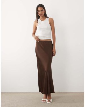 New Look Falda Maxi De Satén Al Bies En Oscuro - Neutro