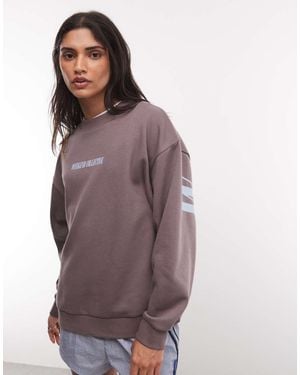 ASOS Weekend Collective Icon Sweatshirt Met Gestapeld Logo Op De Achterkant - Paars