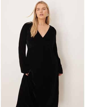 Nobody's Child Josie V-Neck Long Sleeve Midi Dress - Black