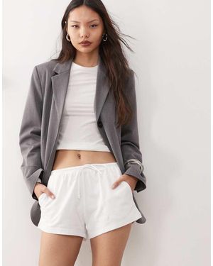 Weekday Pantalones Muy Cortos Blancos De Punto Liso De - Gris