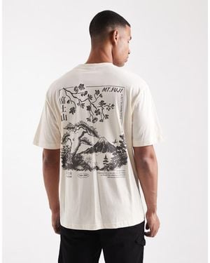 Only & Sons Relaxed Fit T-shirt With Mount Fiji Back Print - White