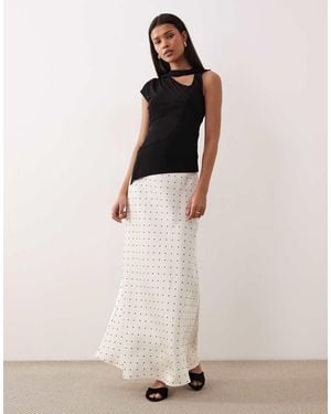 Vila Falda Midi Blanca Y Negra Con Estampado De Lunares De Satén De -Blanco - Neutro
