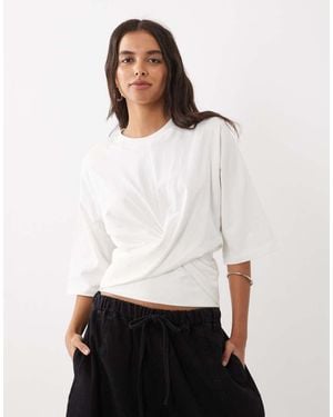 ASOS Wikkel T-Shirt Met Gedraaide Voorkant - Wit