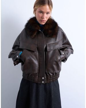TOPSHOP Faux Leather Boxy Zip Through Pocket Bomber Jacket With Detachable Fur Collar - Black