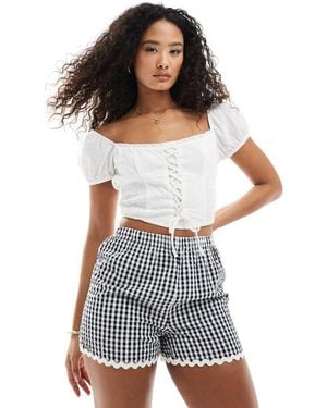 New Look Gingham Pull On Shorts - White