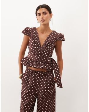 Sister Jane Top Con Cuello De Pico, Manga De Casquillo Y Sobrefalda Del Conjunto Arles En Marrón Con Lunares - Multicolor