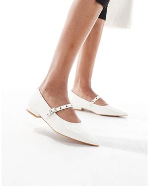 SEQWL Jordan Pointed Toe Balelt Flats - White