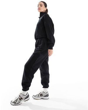 HERA Collective Joggers - Black