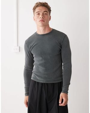 Weekday – schmal geschnittenes, geripptes, langärmliges t-shirt - Grau