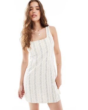 New Look – seersucker-minikleid - Weiß
