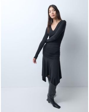 Weekday Vestito Midi Con Scollo A V, Maniche Lunghe E Fondo Asimmetrico - Blu
