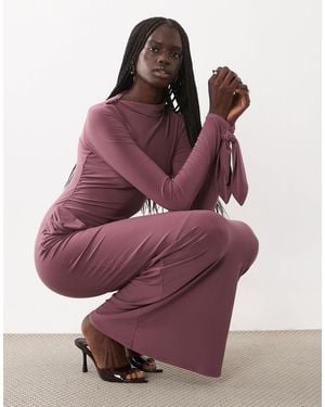 ASOS Maxikleid mit hohem kragen und bindemanschetten - Lila