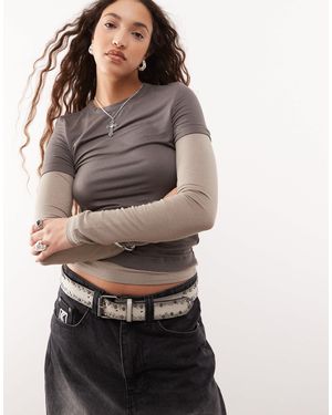 Weekday – zweilagiges t-shirt - Grau