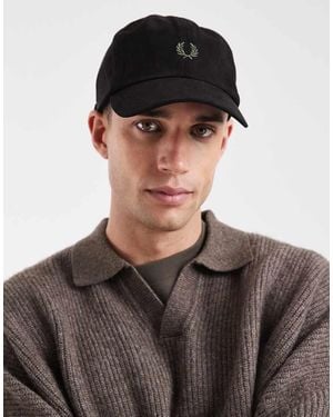 Fred Perry Gorra Negra Con Logo De Corona De Laurel De - Negro