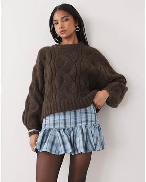 Monki – kastiger cropped-strickpullover - Braun