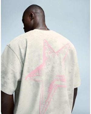 Bershka T-Shirt A Maniche Corte Color Cammello Con Stampa - Multicolore