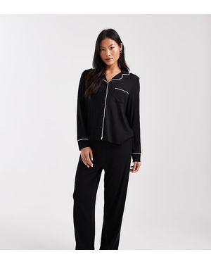 ASOS Asos Design Petite Super Soft Long Sleeve Shirt & Trousers Pyjama Set With Contrast Piping - Black