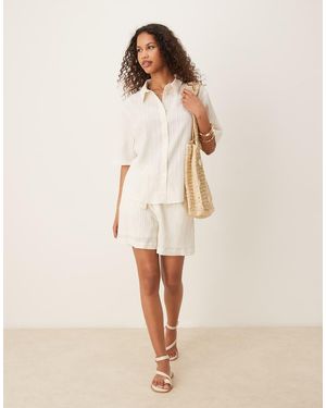 Aware Ruimvallende Shorts Met Textuur - Naturel
