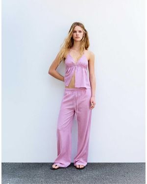 Pull&Bear – gestreifte hose im pyjama-stil - Weiß