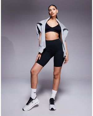 4505 Icon 8 Inch legging Short - White