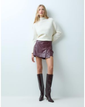 Vila Jupe-short mini à devant plissé effet cuir en bordeaux - Blanc