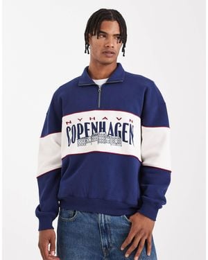 Hollister Sweat coupe carrée à col zippé et motif universitaire - Bleu