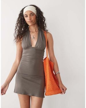 Weekday Vestido Corto Con Escote Pronunciado Y Cuello Halter De -Gris - Marrón