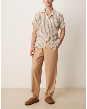 ASOS Pantalones Chinos De Vestir De Corte Tapered Con Pinzas Dobles Y Cinturilla Elástica De -Marrón - Neutro