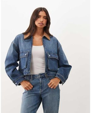 GOOD AMERICAN Contrast Collar Detail Cropped Denim Jacket - Blue