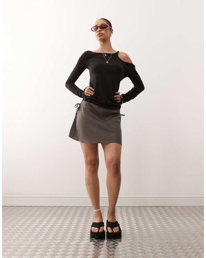 Weekday Minifalda Marrón Topo Oscuro Con Detalle Fruncido En El Lateral De -Gris - Neutro