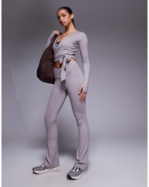 4505 Icon Wrap Waist Slim Kick Yoga legging - Purple