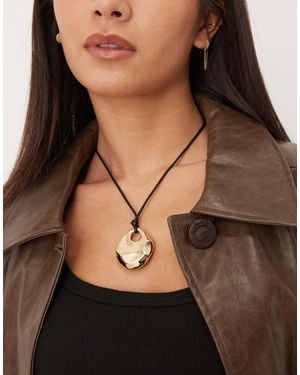 Mango Collar Con Colgante De - Negro