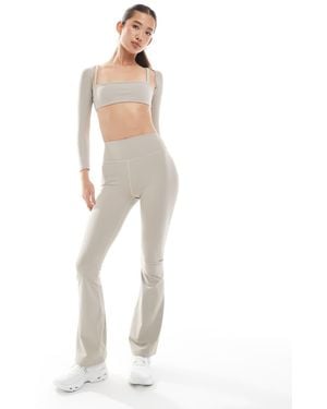 WeWoreWhat Active Low Rise Bootcut leggings - White