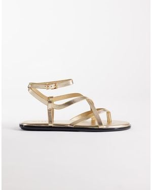 SEQWL Strappy Flat Sandals With Buckle Detail - White