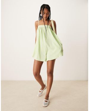 ASOS Mono Corto Verde De Tirantes Finos Con Detalle Fruncido En El Pecho De Tejido Texturizado De - Neutro