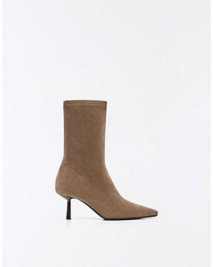 Bershka Fitted Kitten Heel Ankle Boots - White
