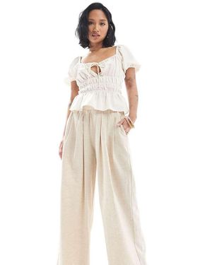 4th + Reckless Petite Pantalones De Sastre De Pernera Ancha Con Cintura Fruncida De Mezcla De Lino Exclusivos De -Neutro - Blanco