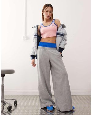 adidas Originals Three Stripe Cropped Vest - Natural