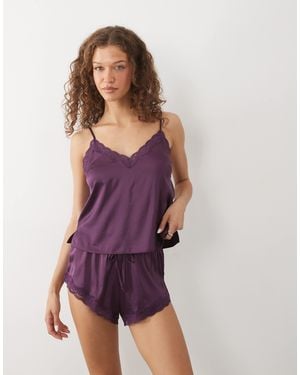 Boux Avenue – daisy – satin-set aus camisole und shorts - Lila